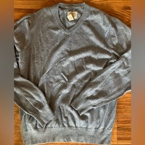 Casual Vneck blue sweater so soft !